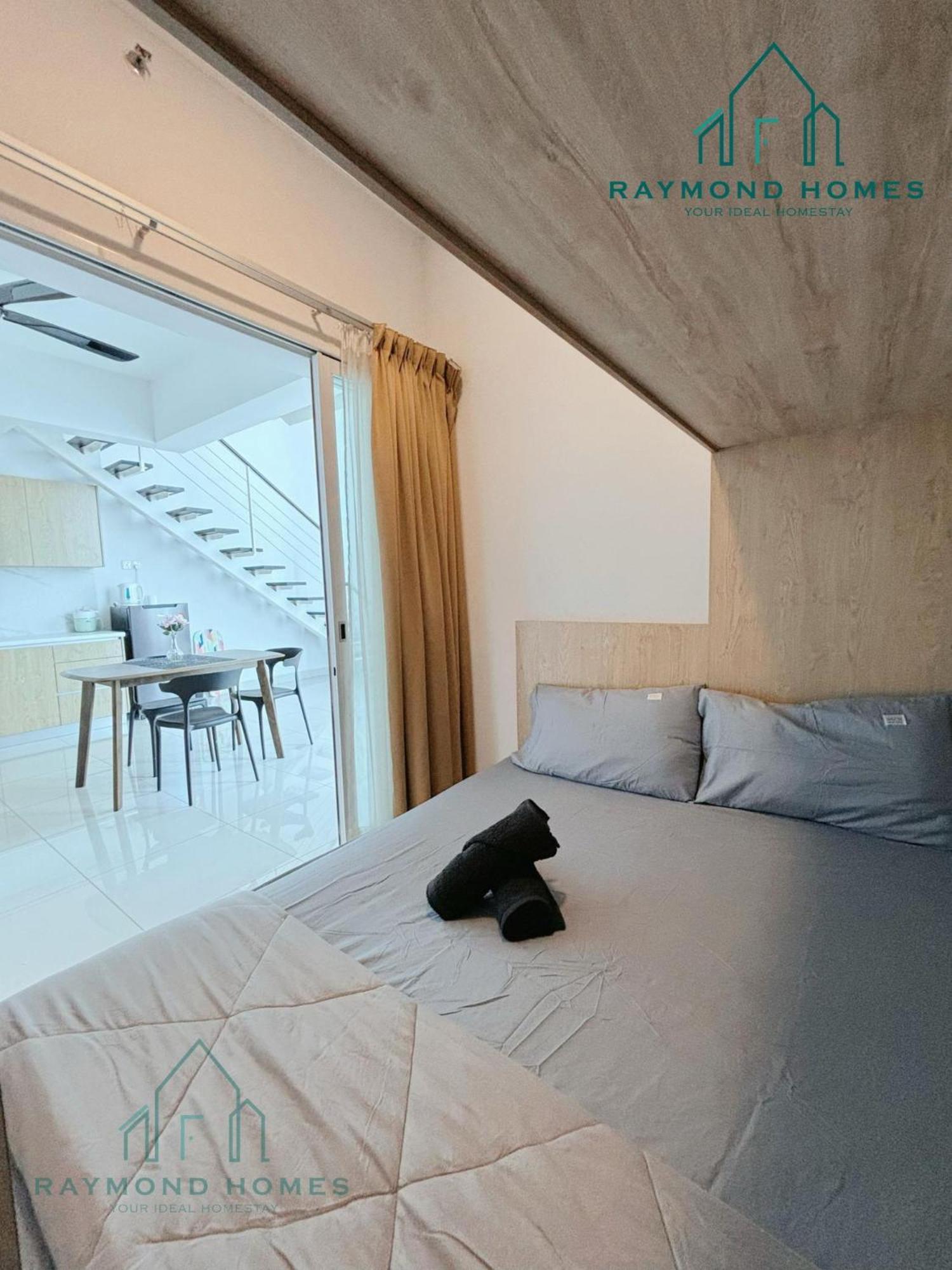 Maritime Sea View Duplex George Town