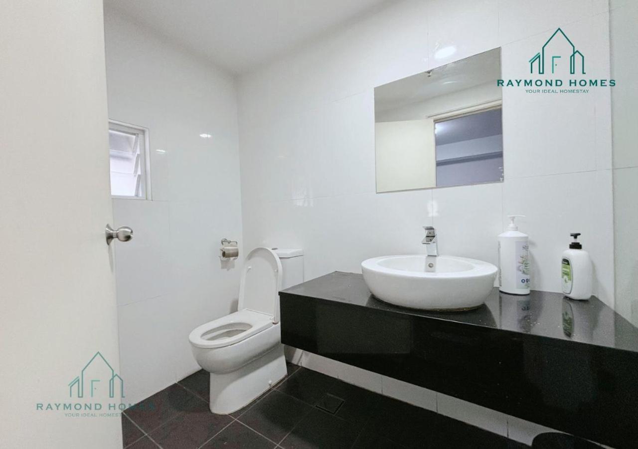 Maritime Sea View Duplex George Town